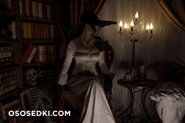 Hokunaimeko - Alcina Dimitrescu - Resident Evil | Biohazard - 14