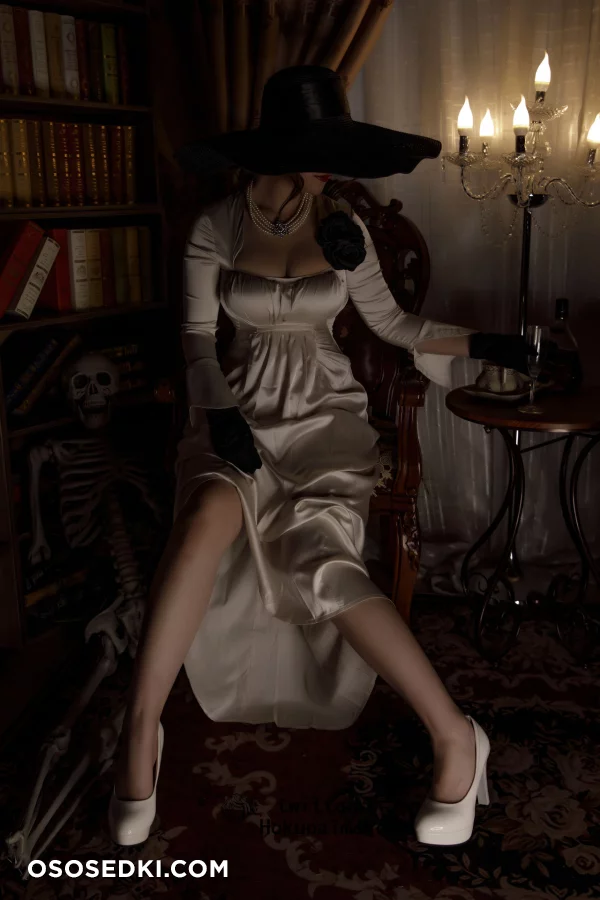 Hokunaimeko - Alcina Dimitrescu - Resident Evil | Biohazard - 19