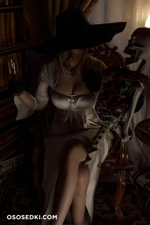 Hokunaimeko - Alcina Dimitrescu - Resident Evil | Biohazard - 28