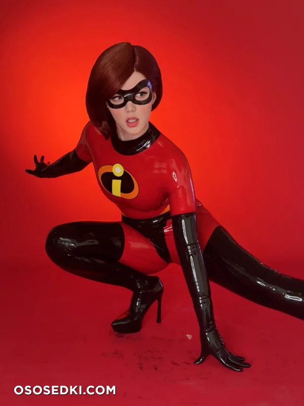 Lada Lyumos - Helen Parr | Elastigirl - The Incredibles - 4