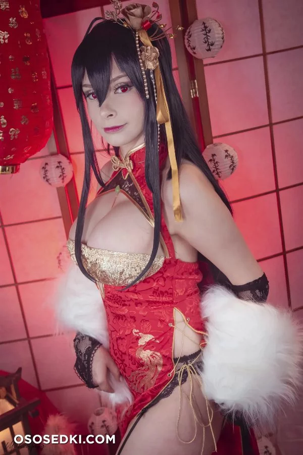 Miih Cosplay - Taihou - Azur Lane - 4