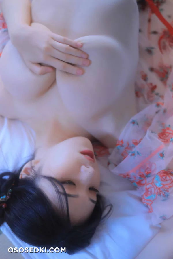 Yeon Woo - HEAT - 106