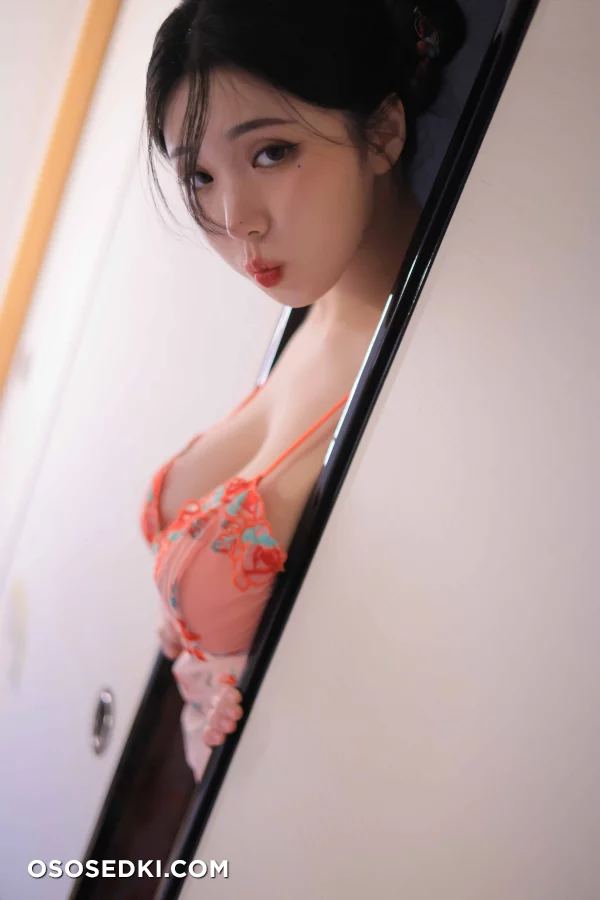 Yeon Woo - HEAT - 66