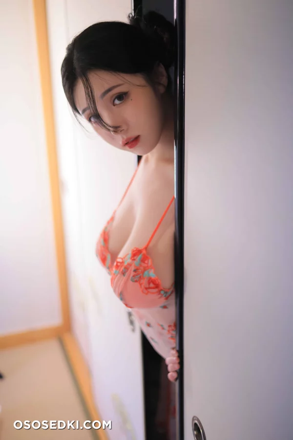Yeon Woo - HEAT - 69