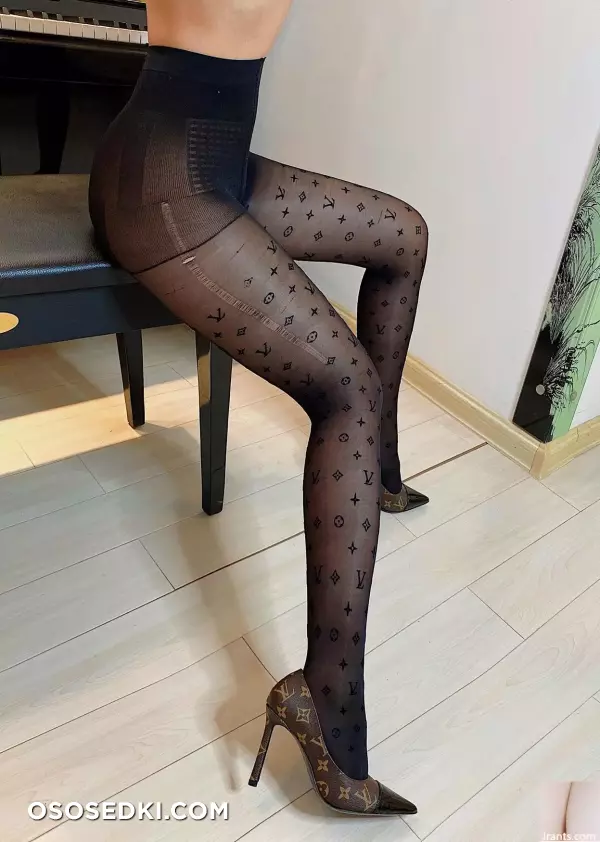 [Onlyfans] 福利姬 -鹤宇 美魔女私拍福利图 (六) - 93
