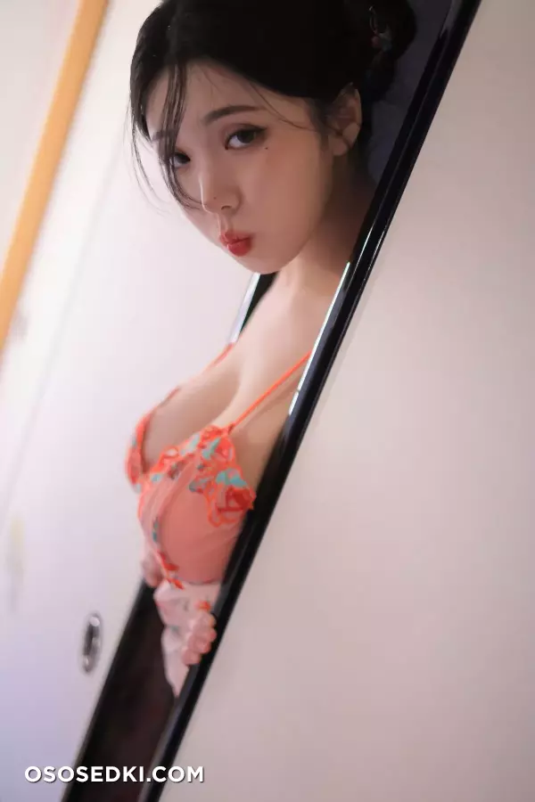 Yeon Woo 연우 - Heat - 49