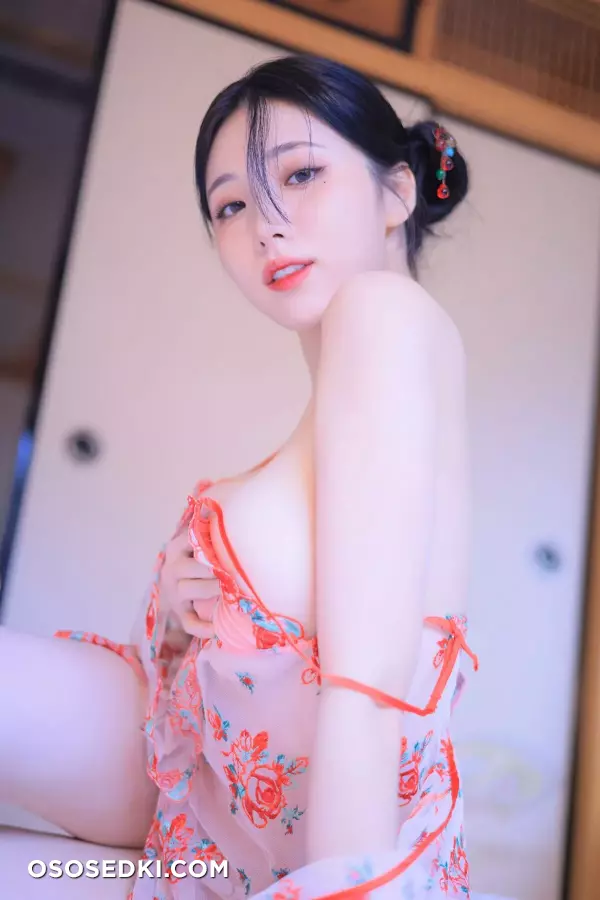 Yeon Woo 연우 - Heat - 8