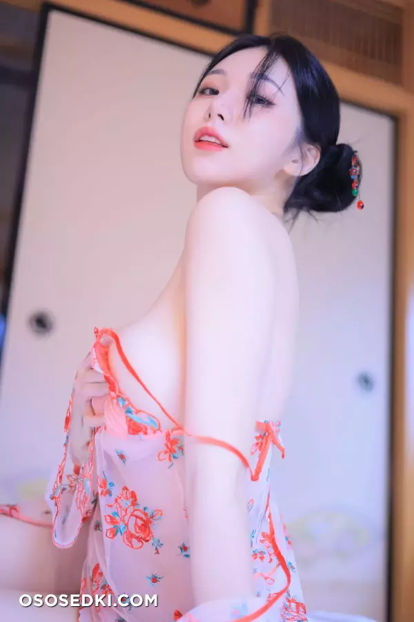 Yeon Woo 연우 - Heat - 9