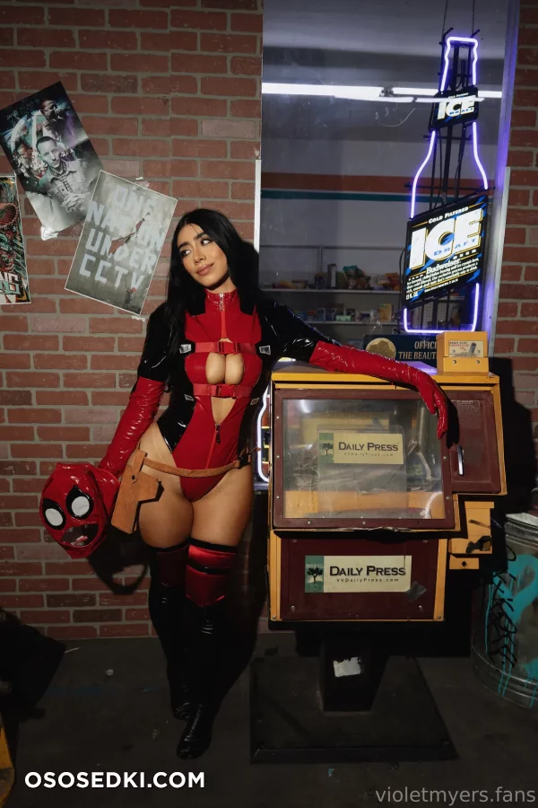 Violet Myers - Deadpool - - 9
