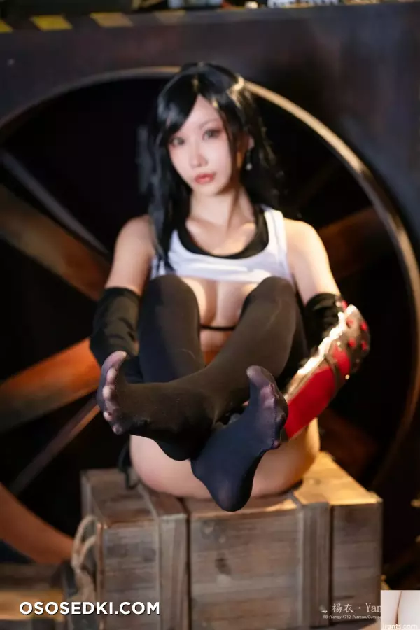 [网路收集] 福利少女 杨衣《 蒂法 》 - 32