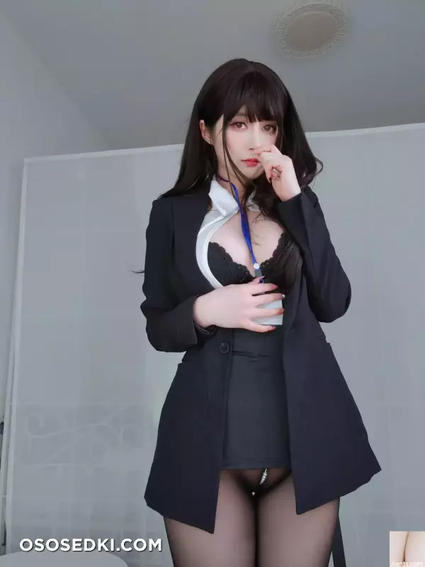 [网路收集] 福利姬 白银《 珍珠秘书 》 - 19
