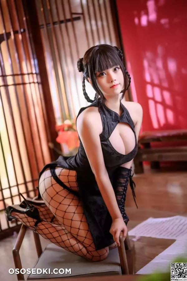 [网路收集系列] 福利姬 蜜汁猫裘《 witch 旗袍 》VIP福利帖[56P - 12