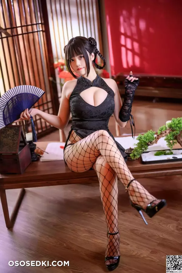 [网路收集系列] 福利姬 蜜汁猫裘《 witch 旗袍 》VIP福利帖[56P - 2