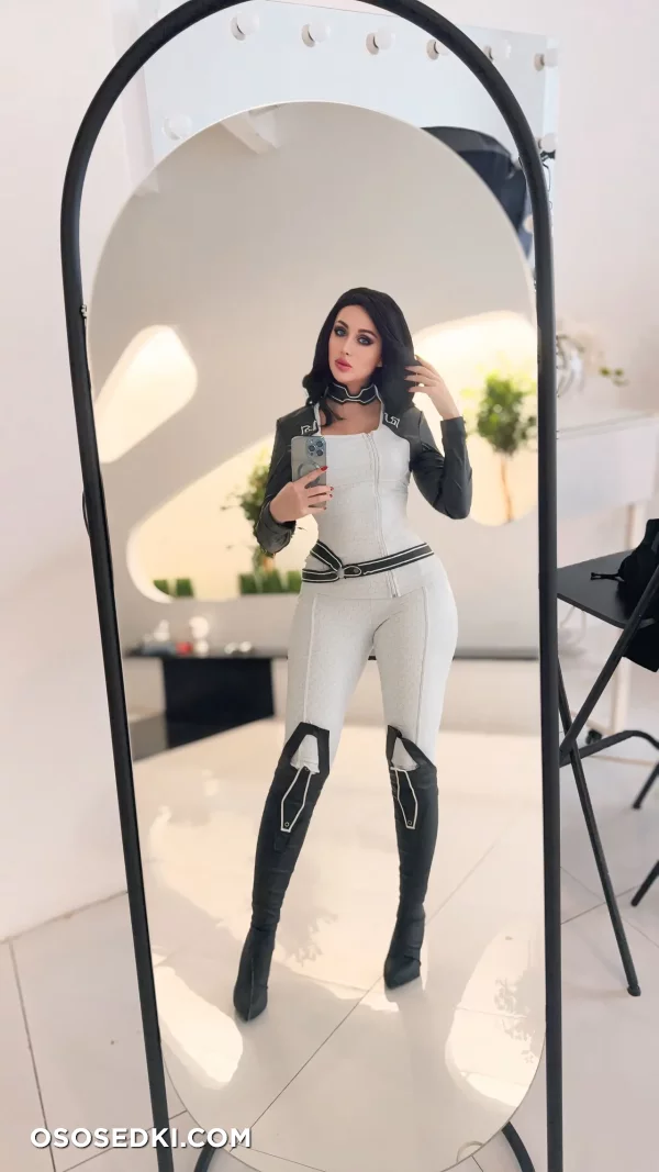 Valery Himera - Miranda Lawson - Mass Effect - 1