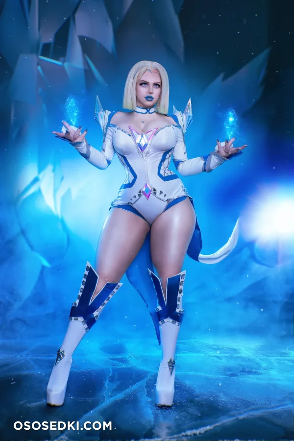 Alice Cosplay  Your Personal Succubus - Emma Frost - X-men - 2