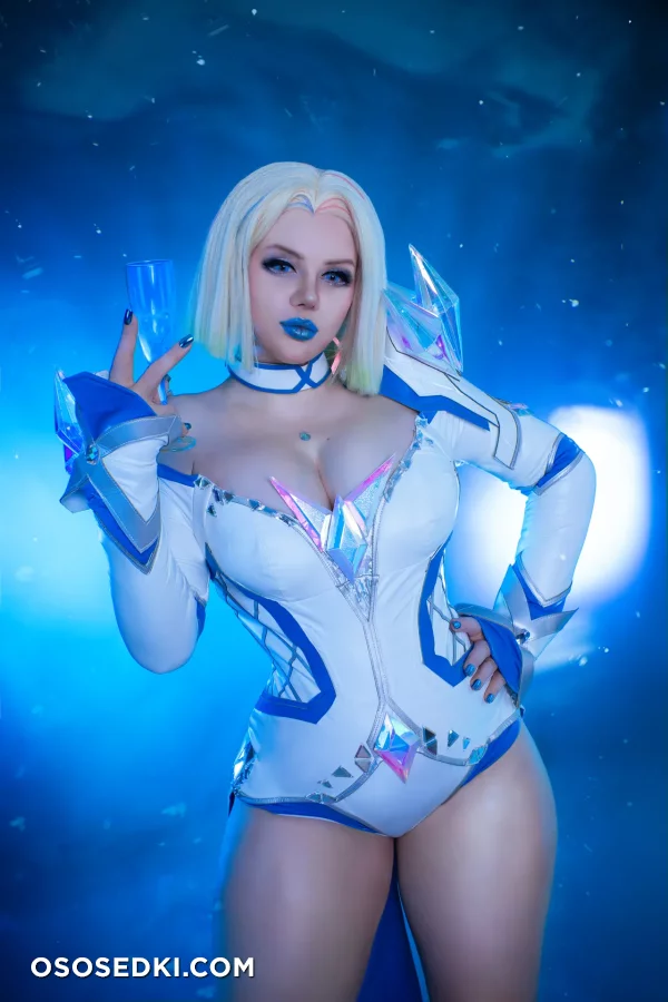 Alice Cosplay  Your Personal Succubus - Emma Frost - X-men - 4