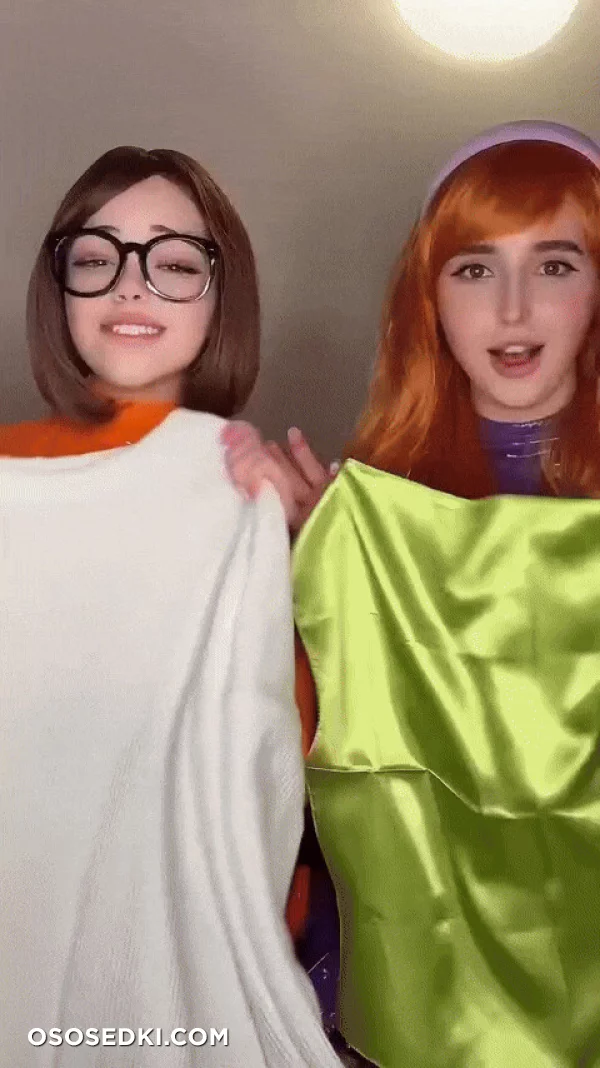 Suzanna Joy & Milly Mally - Daphne Blake & Velma Dinkley - 66