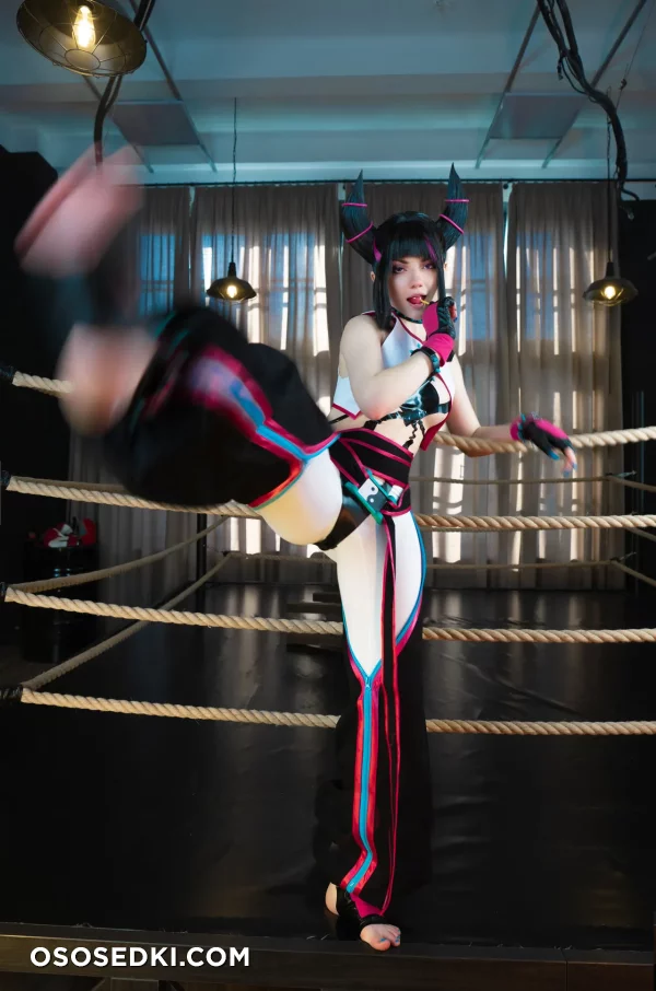 Carry Key - Juri Han - Street Fighter - 41