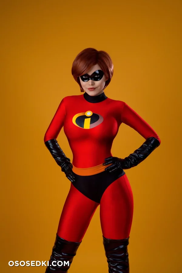 Kalinka Fox  Christina Fink - Helen Parr  Elastigirl - The Incredibles - 11