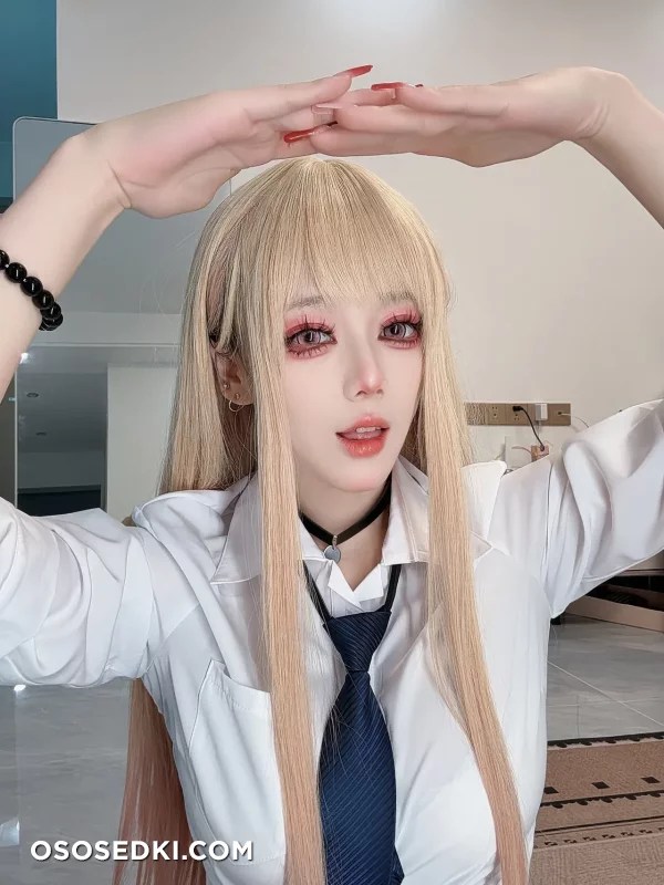Jiuyan  Ajiuconbugugu - Marin Kitagawa - Sono Bisque Doll Wa Koi O Suru  My Dress-up Darling - 32