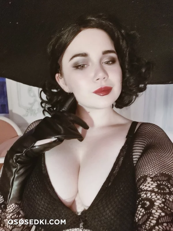 Elune - Alcina Dimitrescu - Resident Evil  Biohazard - 40