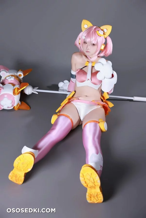 G44 Wa Kizutsukanai - Megami Device - 12
