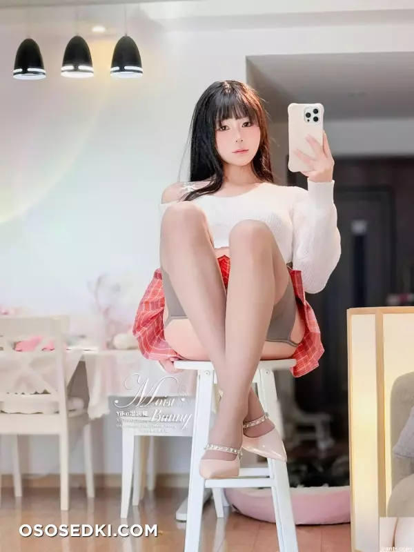 Welfare Girl Bite a Rabbit Girl  - 40