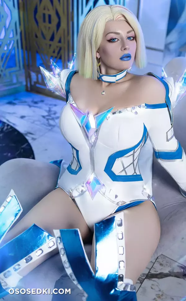 Liz Joestar - Emma Frost - 6
