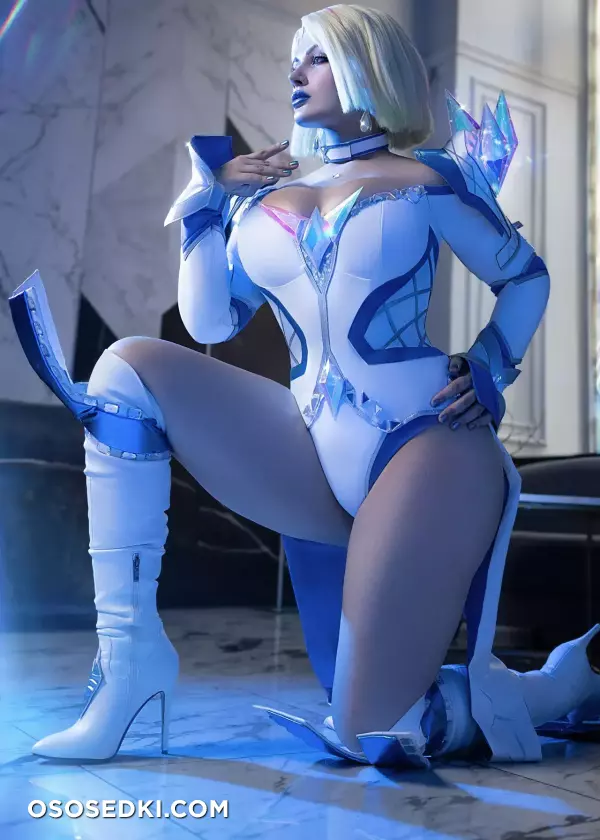 Liz Joestar - Emma Frost - 9
