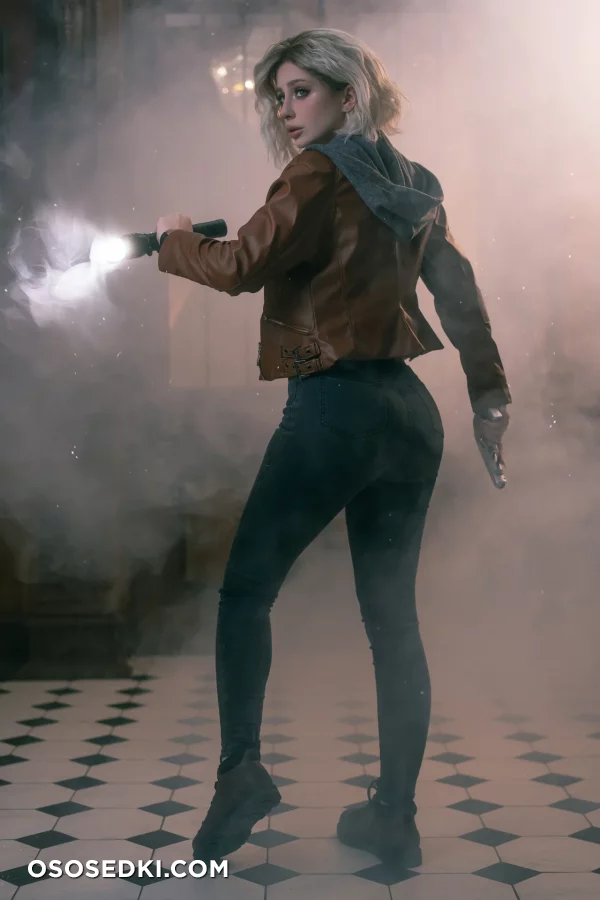 Daria Kravets  Fishy Cosplay - Grace Ashcroft - Resident Evil  Biohazard - 13