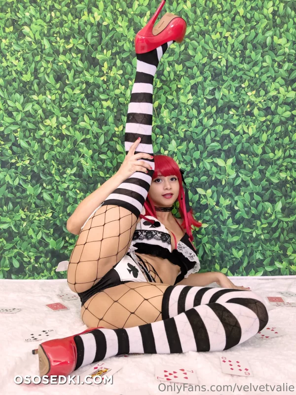 Velvet Valerina - Red Queen - Alice In Wonderland - 11