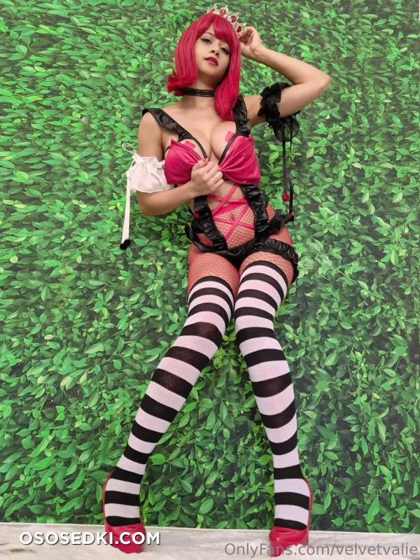 Velvet Valerina - Red Queen - Alice In Wonderland - 17