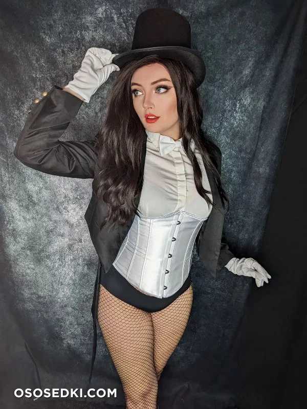 Kate Gray - Zatanna Zatara - Justice League - 1