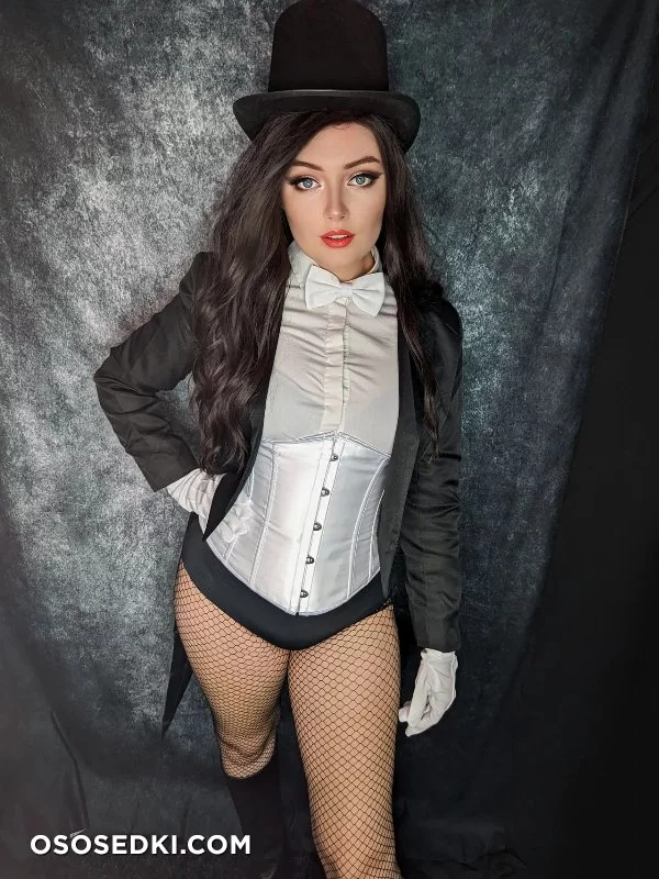 Kate Gray - Zatanna Zatara - Justice League - 10