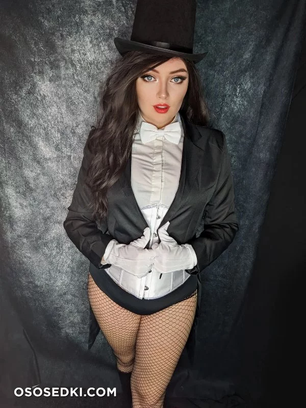 Kate Gray - Zatanna Zatara - Justice League - 12