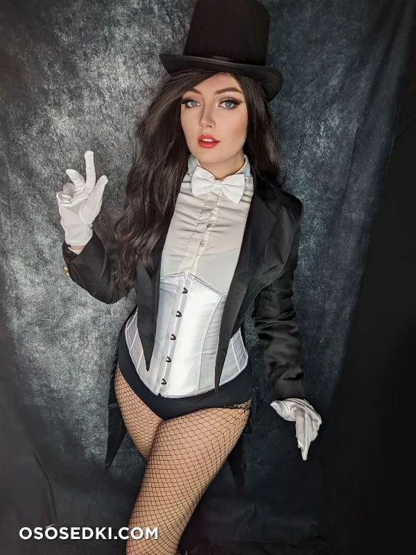 Kate Gray - Zatanna Zatara - Justice League - 13