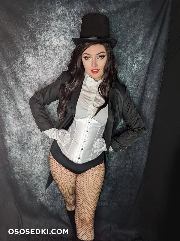 Kate Gray - Zatanna Zatara - Justice League - 18