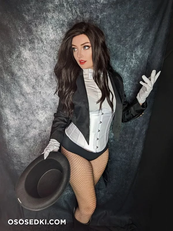 Kate Gray - Zatanna Zatara - Justice League - 2