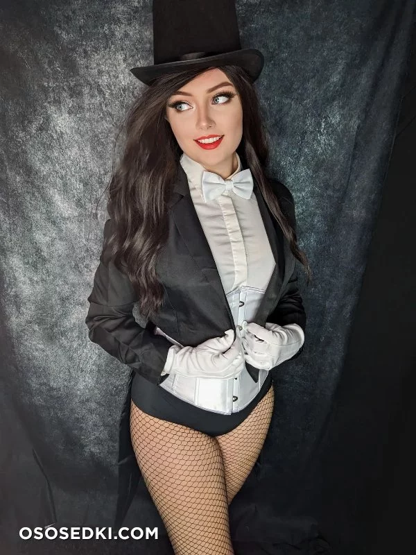 Kate Gray - Zatanna Zatara - Justice League - 8