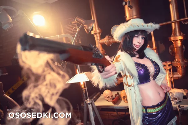 Umeko J - Nico Robin - One Piece - 10