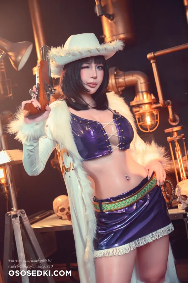 Umeko J - Nico Robin - One Piece - 11
