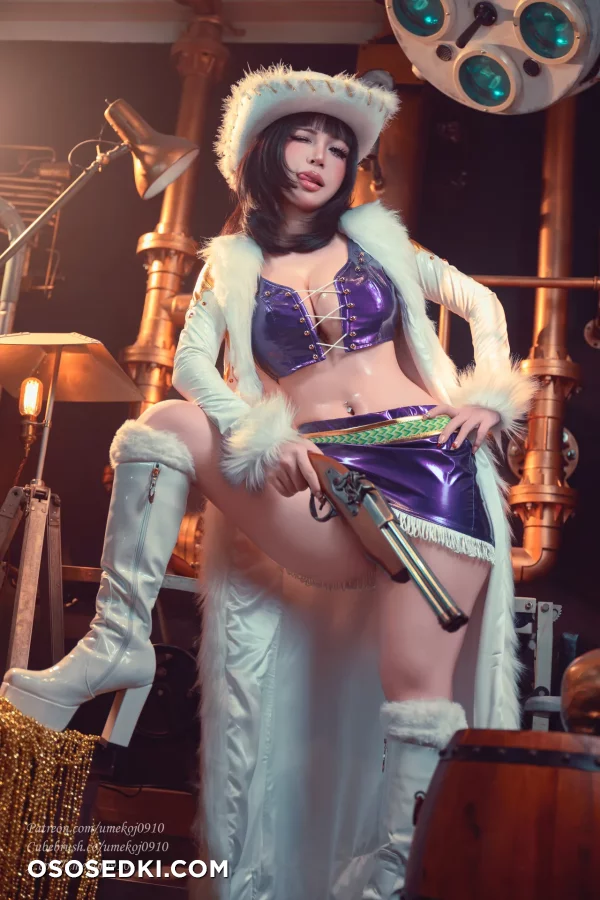 Umeko J - Nico Robin - One Piece - 12