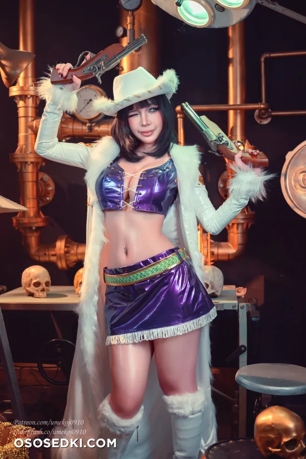 Umeko J - Nico Robin - One Piece - 16