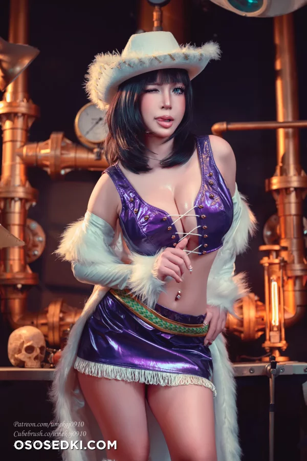 Umeko J - Nico Robin - One Piece - 27