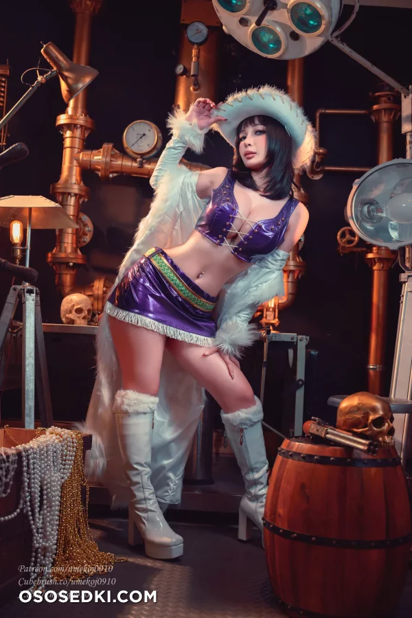 Umeko J - Nico Robin - One Piece - 29