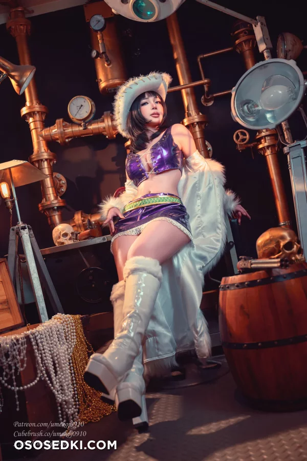 Umeko J - Nico Robin - One Piece - 30