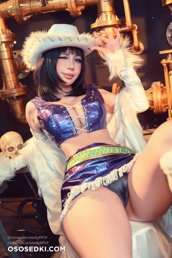 Umeko J - Nico Robin - One Piece - 33