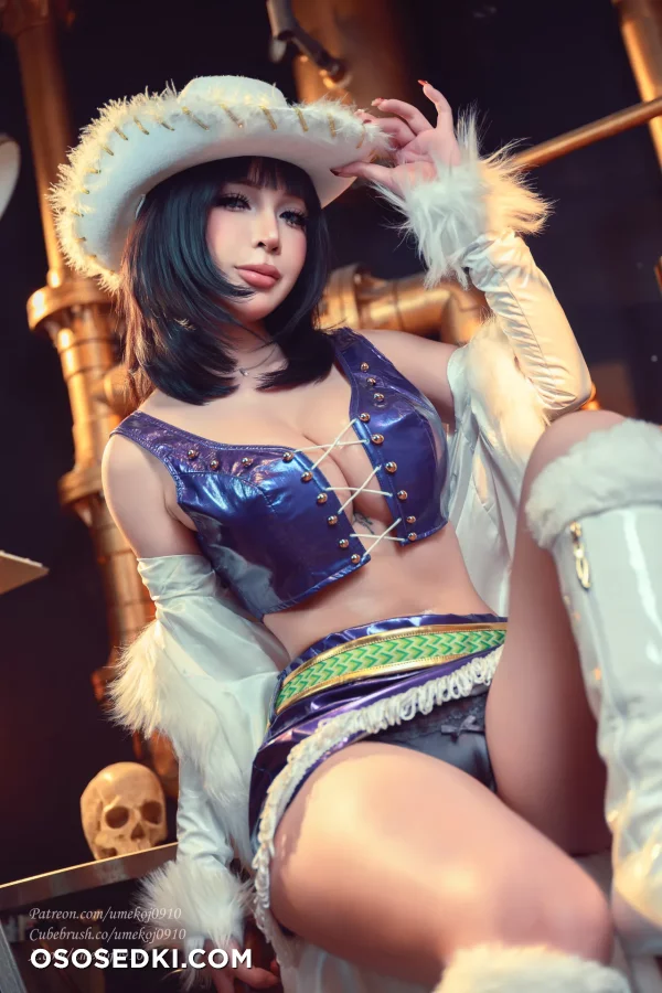Umeko J - Nico Robin - One Piece - 36