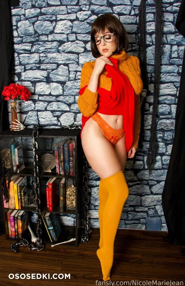 Nicole Marie Jean - Velma Dinkley - Scooby-doo - 16