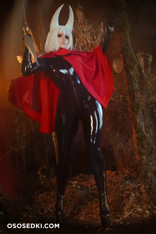 Alice Cosplay  Your Personal Succubus - Hornet - Hollow Knight - 1